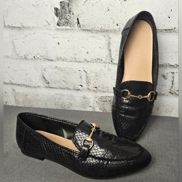Shoes - Chic Black Faux Snakeskin Loafers | Gold Bit Detail | Classic Size 8 Flats